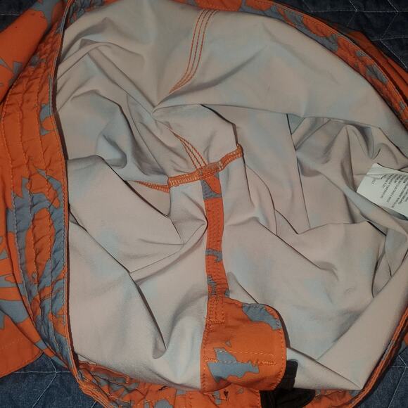 Prana Size 33/34 Men's Fenton Board Shorts Pocket UPF 50 9" Inseam Orange Geo - Picture 2 of 9